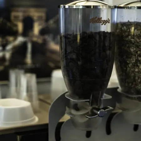 艾萨瑟雷酒店 2*